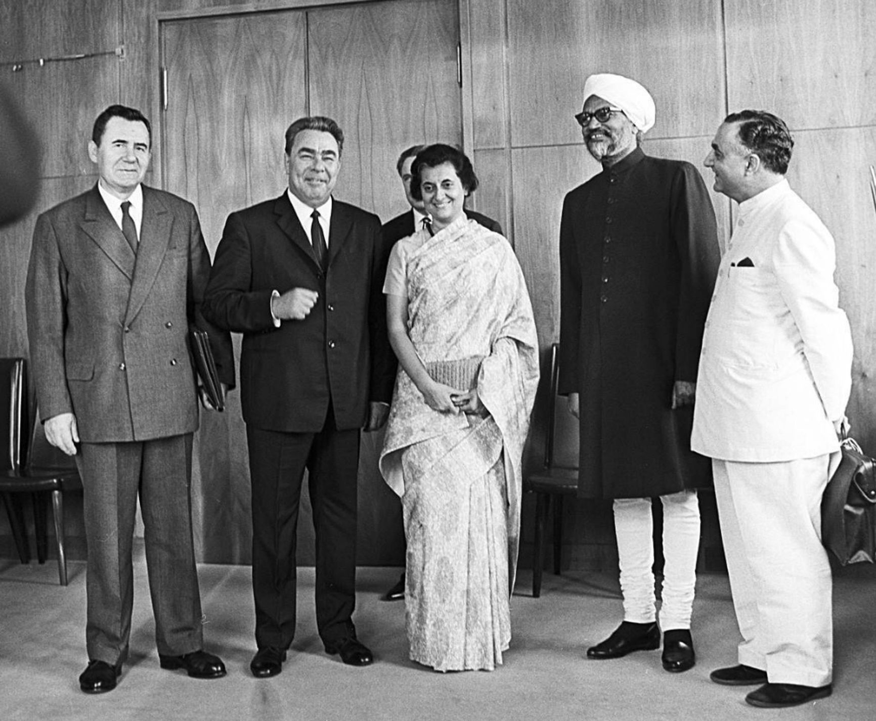 Leonid Brezhnev and Indira Gandhi in Moscow